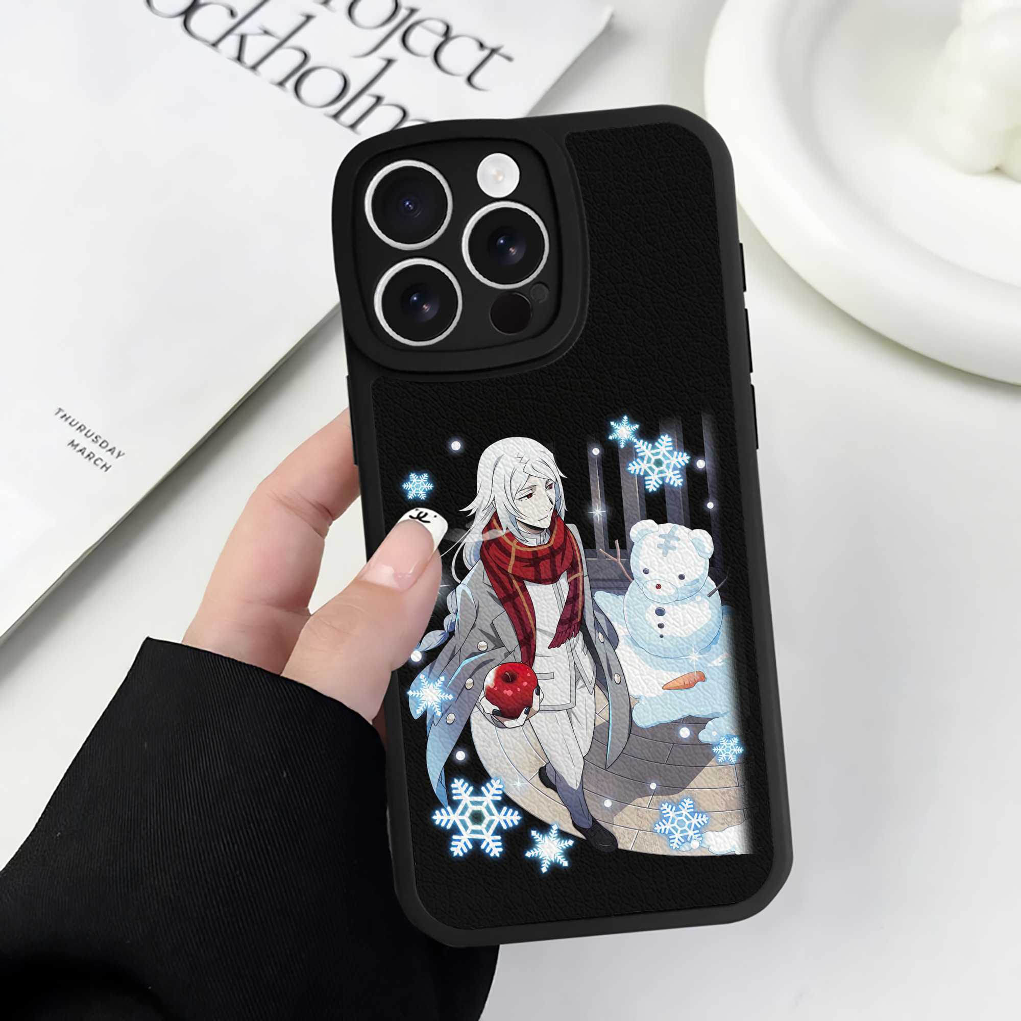 （画像用） 文豪ストレイドッグス Bungo Stray Dogs 【iPhone 16シリーズ対応】シリコンスマホケース（レザー調） 材質：シリコン